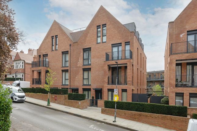 Thumbnail Flat for sale in Kidderpore Avenue, London