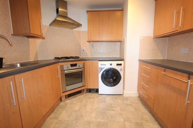 10 Crown Close Winkfield Road, London photo 3