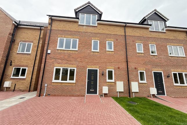 Thumbnail Semi-detached house to rent in Woodwards Road, Walsall