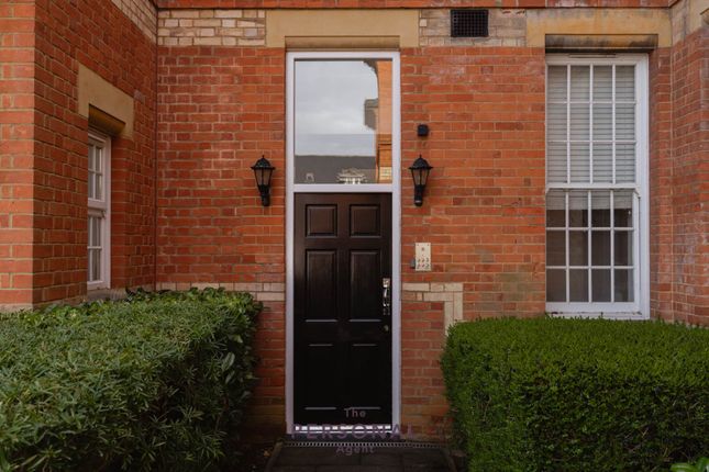 19, Hunter Court, Epsom photo 2