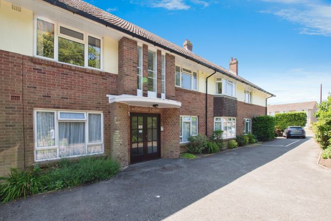 2-bed flat on Flat 1/Montagu Court, Montagu Road, Highcliffe, Christchurch, £230,000