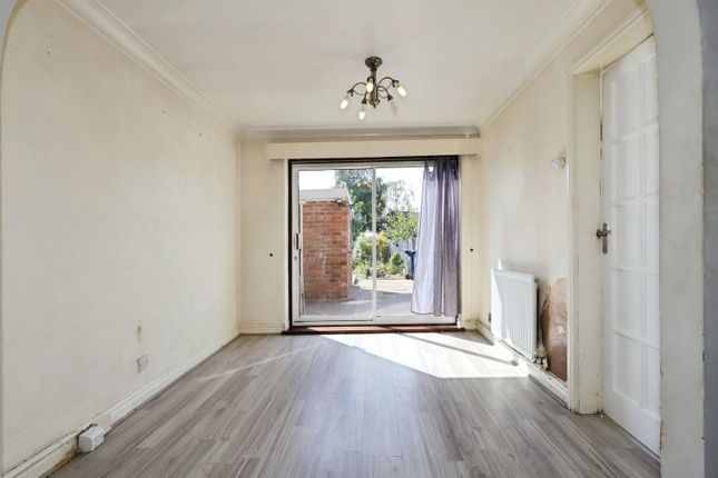 16, Overbrook Close, Dudley photo 4