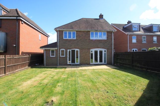 Detached house to rent in Warsash Road, Warsash, Southampton