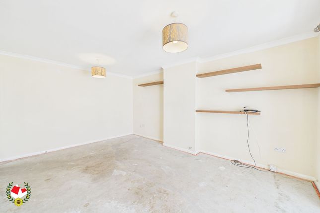 10 Jaythorpe, Gloucester photo 4