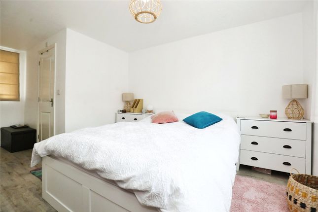 Flat for sale in Verney Road, Banbury, Oxfordshire