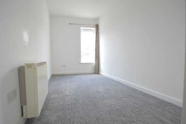 160, Station Road, Addlestone photo 4