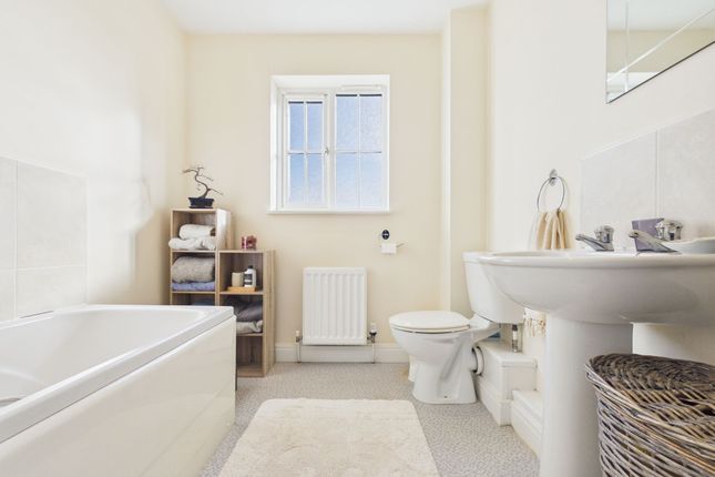 9 St. Chads Way, Barton-Upon-Humber photo 3