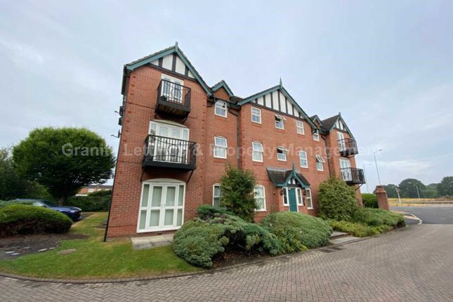 Flat to rent in Brompton Way, Handforth, Wilmslow, Cheshire