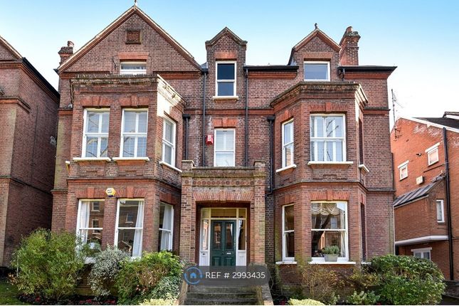 Flat, Netherhall Gardens Hampstead, London photo 3