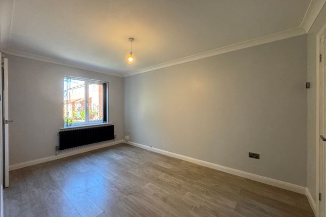 23 Perivale Way, Stourbridge photo 2