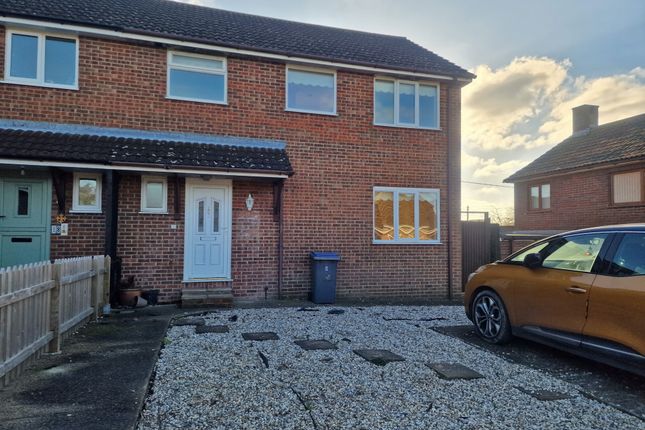 Terraced house to rent in Burgess Green, Hacklinge