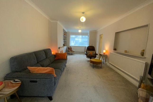 Elm Park, Hornchurch photo 4