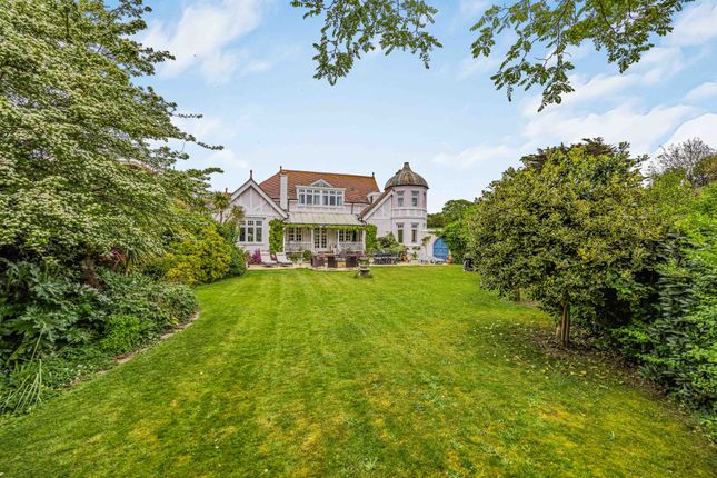 EDR The Priory, 12, Alexandra Avenue, Hayling Island photo 4