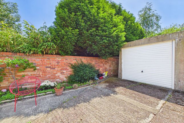Flat 3 Sutherland House, 7, Turketel Road, Kent photo 3