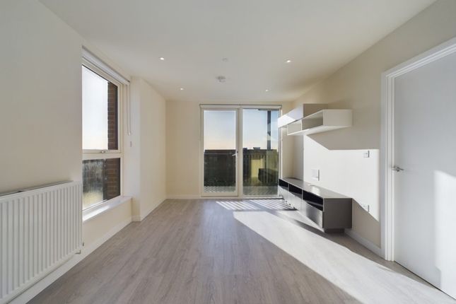 1-bed flat on Henry Strong Road, Harrow, £1,616/mo