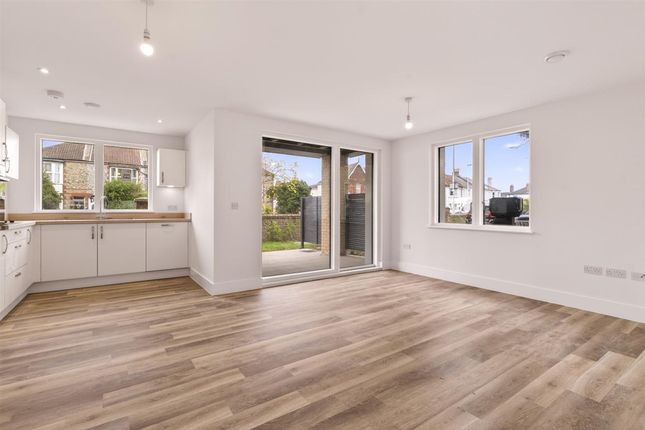Flat 4, Lindfield Place, Worthing photo 2