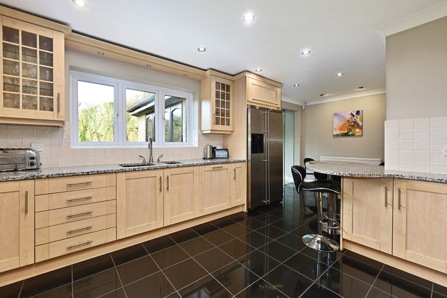 3, Barberry Way, Camberley photo 3
