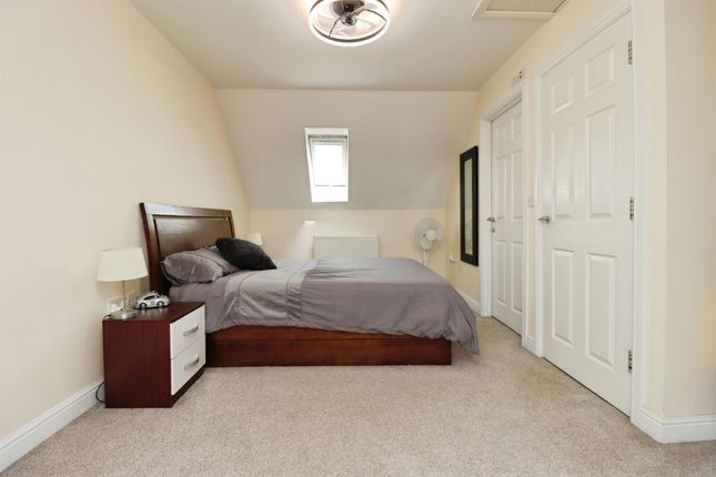 16, Evison Road, Rothwell photo 4