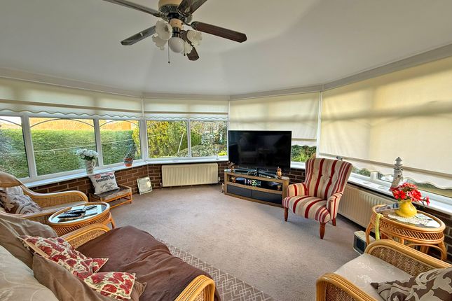 1, Dale Close, Scarborough photo 4
