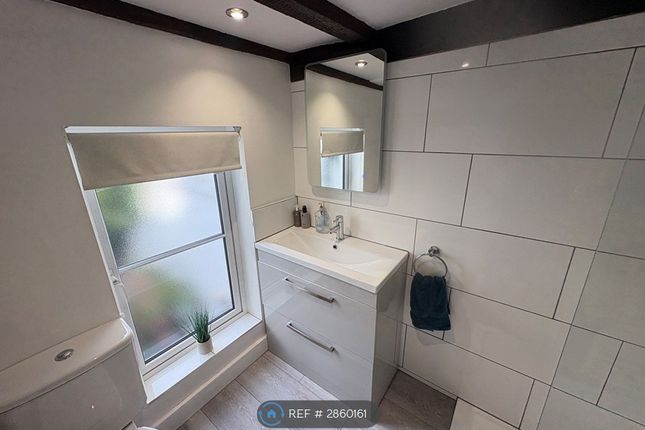 Flat   Old St, UptonUponSevern, Worcester photo 5