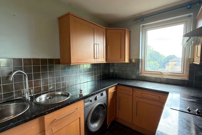 Flat 8 Keats House, Porchester Mead, Beckenham, Kent, BR3 1TD photo 4