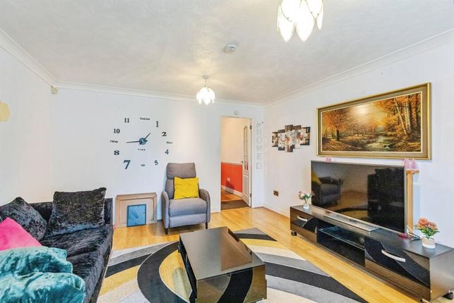 4, Tyne Close, WELLINGBOROUGH photo 3