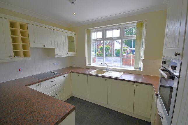 42, St. Marys Crescent, Doncaster photo 4