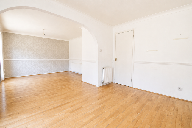 16, Midfield Court, Northampton photo 2