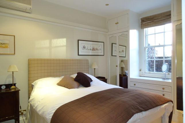 Flat for sale in Battersea Square, London