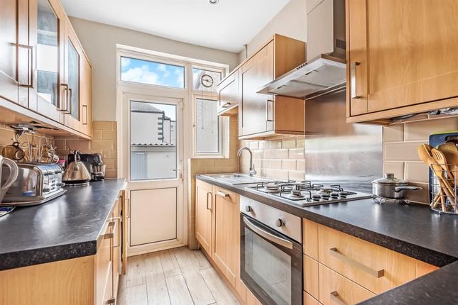 58 Streatham Road, Mitcham photo 2