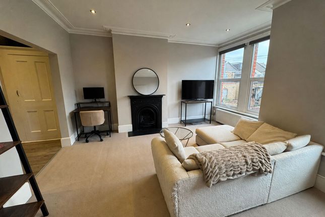 3 Connaught Road, London photo 4