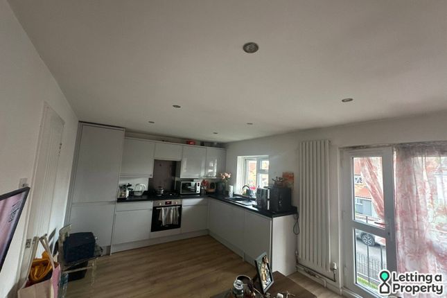 63, Greenfield Avenue, Northampton photo 3