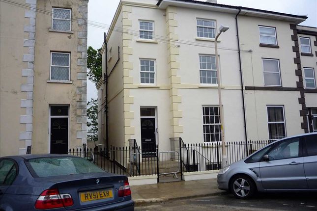 Flat to rent in Pier Road, Gravesend