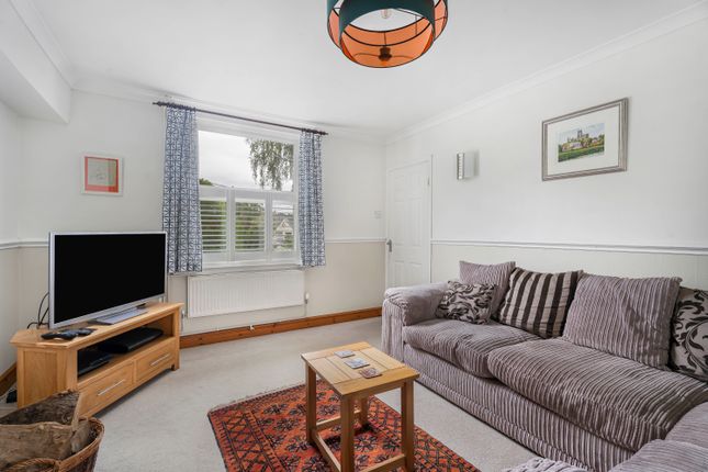 27, Curtis Way, Berkhamsted photo 3