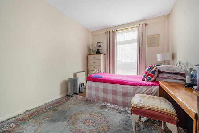 Flat for sale in Henley, Oxfordshire