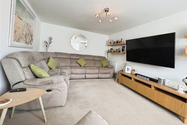 30, Harrison Crescent, Angmering photo 3