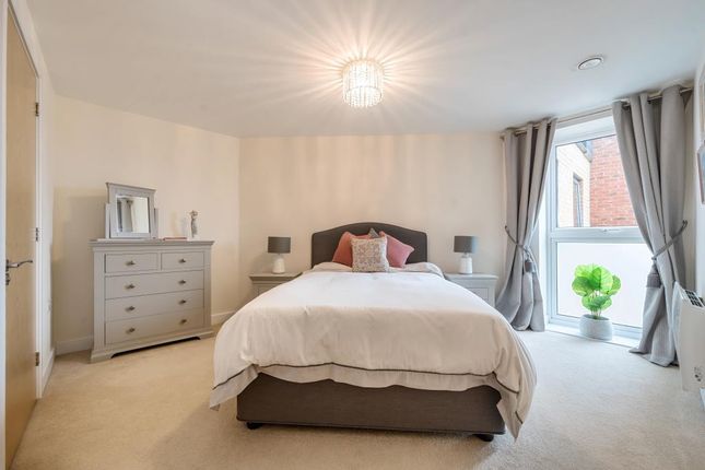 Flat for sale in Turner Place, Thatcham