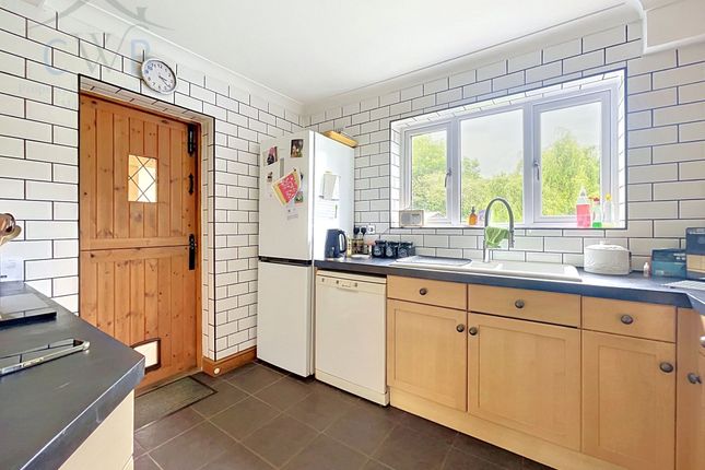 38 Delamere Gardens, Snodland photo 2