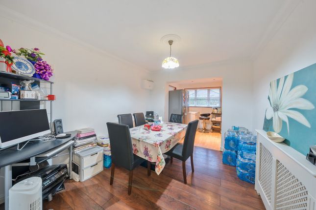 5, Old Dairy Court, Dunstable photo 4