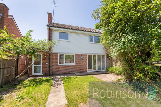 Detached house to rent in Lambourne Drive, Maidenhead, Berkshire