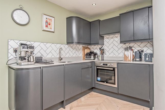Flat 55, Catalina, Gotts Road, Leeds photo 3