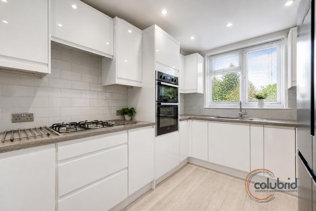 Flat 70, Marine Court, Centurion Way, Purfleet-On-Thames photo 3
