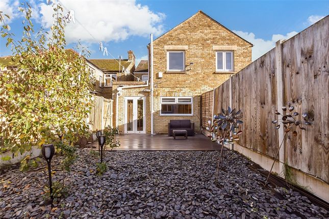 2-bed terraced on Poplar Road, Broadstairs, £198,500
