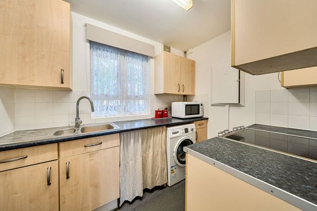 Flat 4, Oakdale Court Fortnam Road, London photo 4