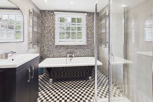 Saddlers Cottage, 11, Deanway, Buckinghamshire photo 3