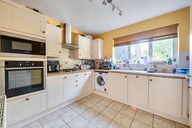 Flat 4, Cedar Court, 54, Christchurch Road, Hampshire photo 3