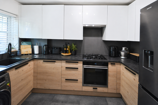 66, Stephenson Mews, Stevenage photo 3