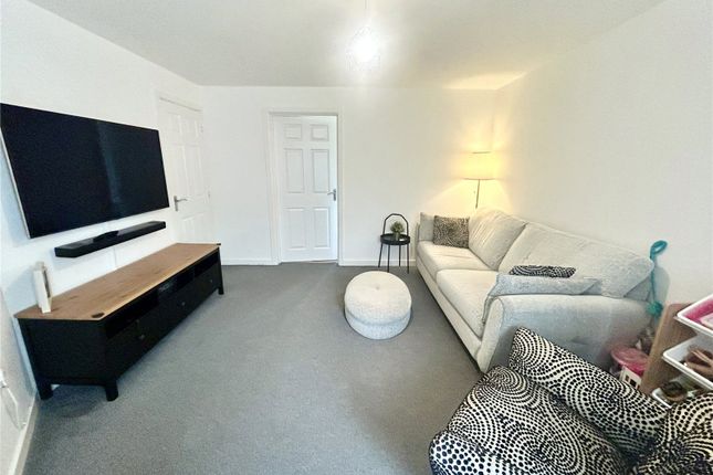 21, Flockton Gardens, Coventry photo 2