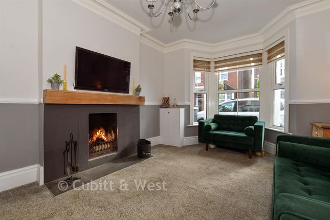 5, Wellington Road, Horsham photo 4