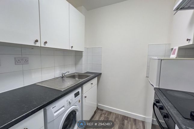 Flat, Bruce St, Clydebank photo 5